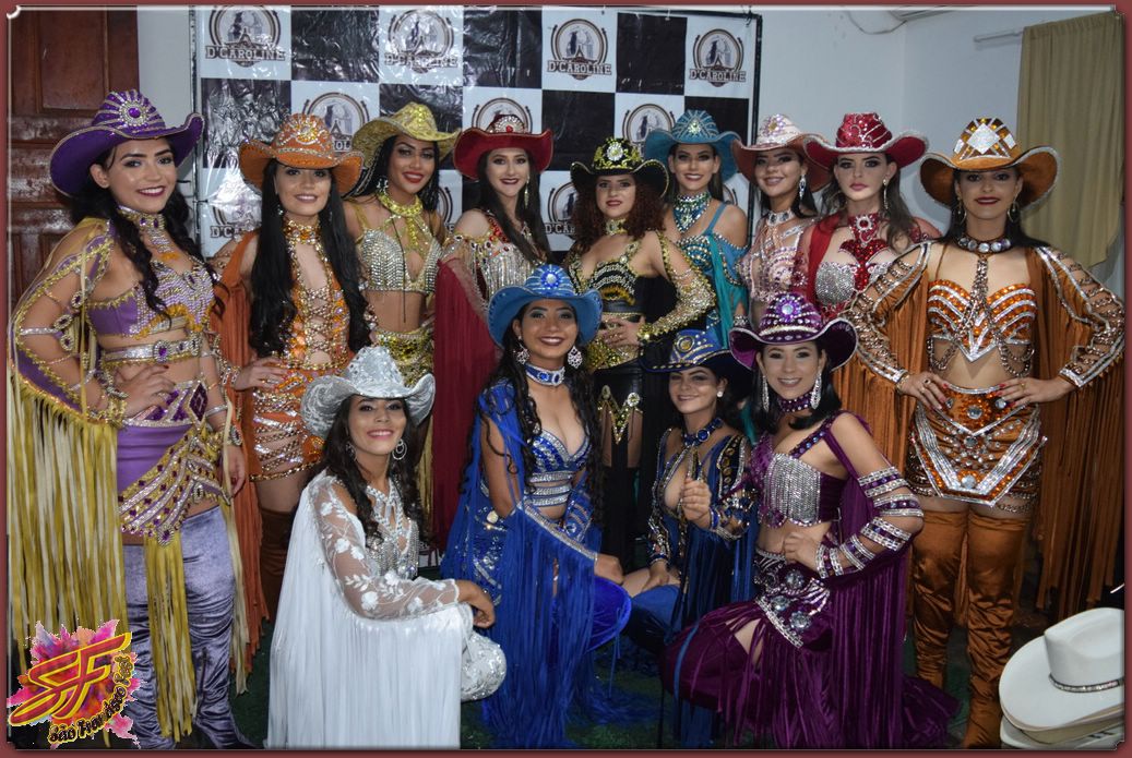 DESFILE DA RAINHA DA EXPOVALE 2019